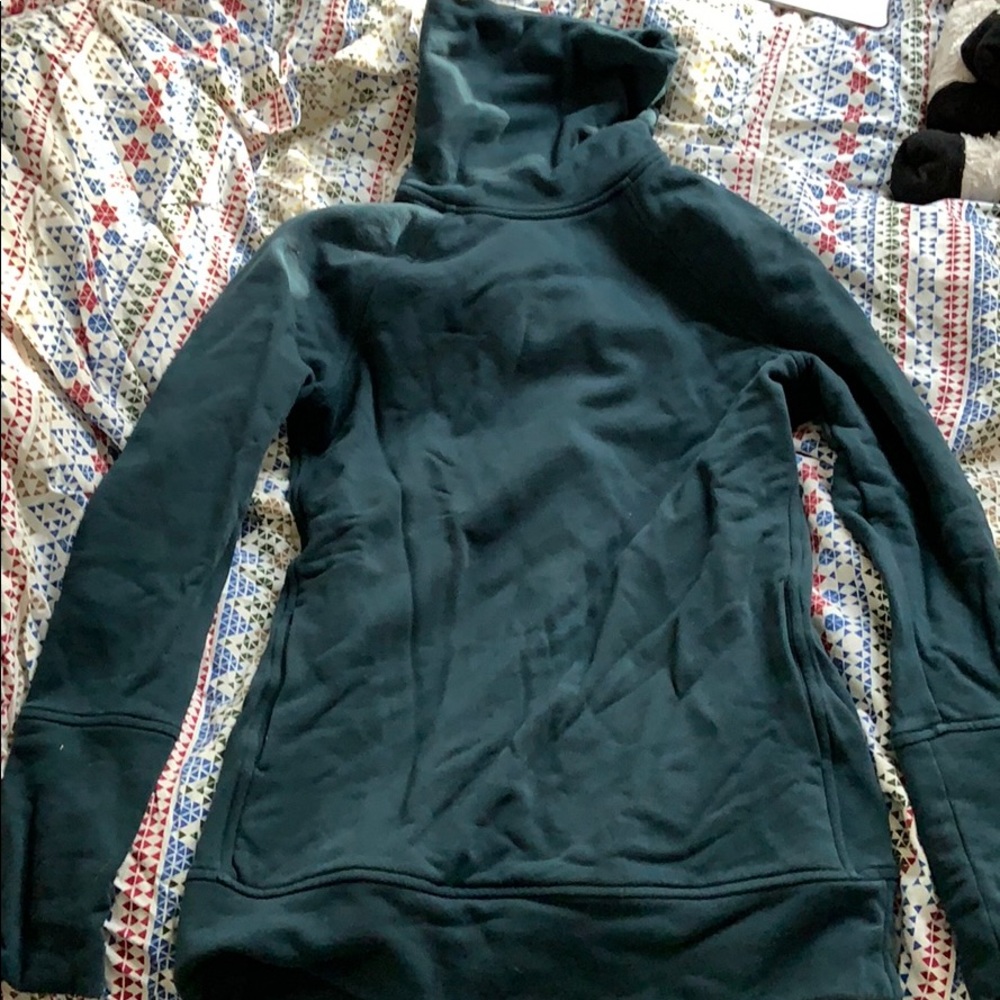 Lululemon Turtleneck Sweatshirt